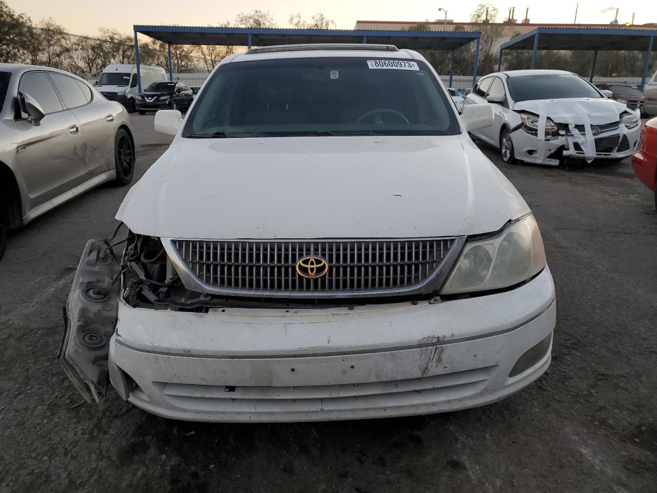 Photo 4 VIN: 4T1BF28B2YU080054 - TOYOTA AVALON 