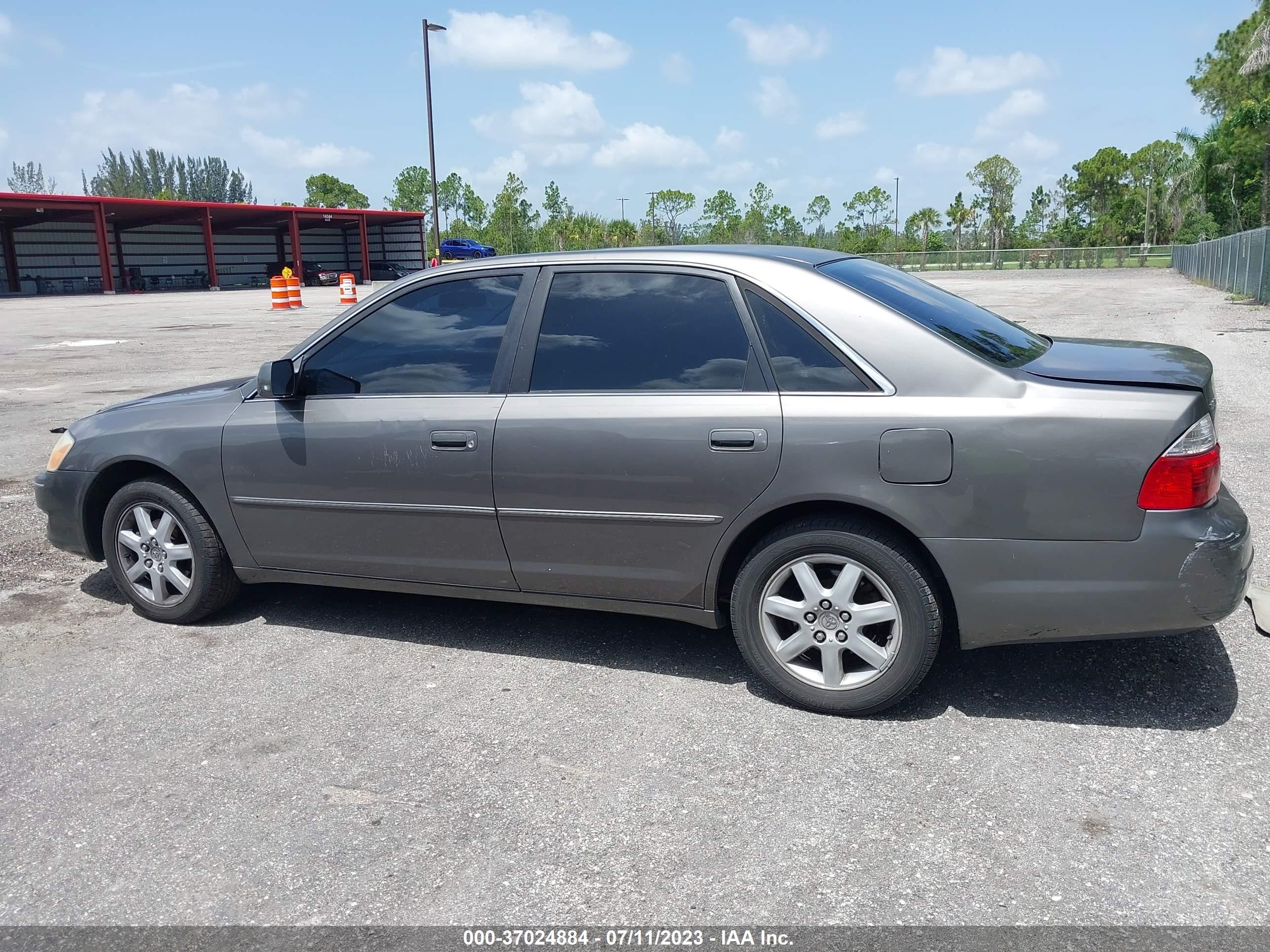 Photo 12 VIN: 4T1BF28B33U334265 - TOYOTA AVALON 