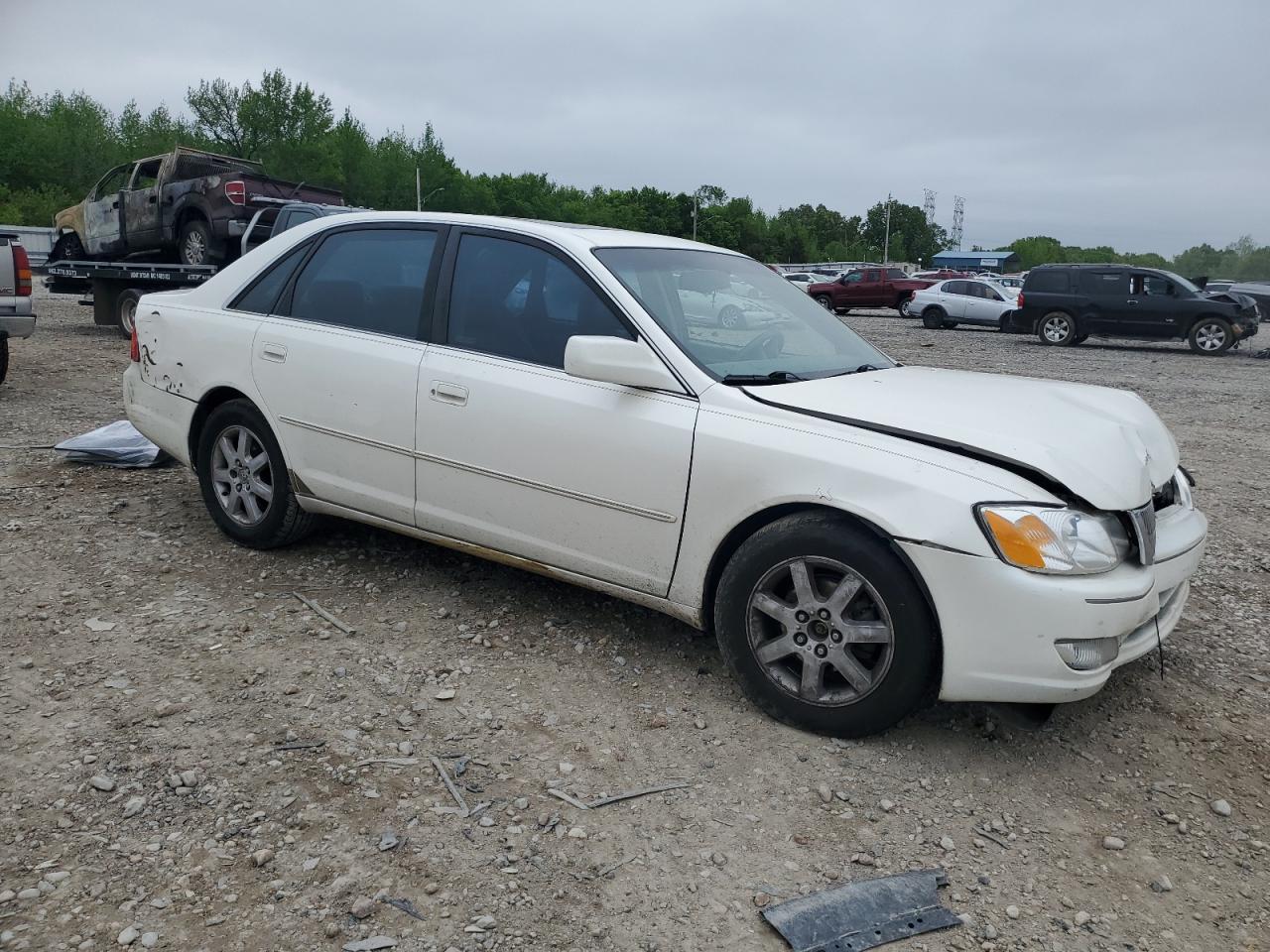 Photo 3 VIN: 4T1BF28B4YU103902 - TOYOTA AVALON 