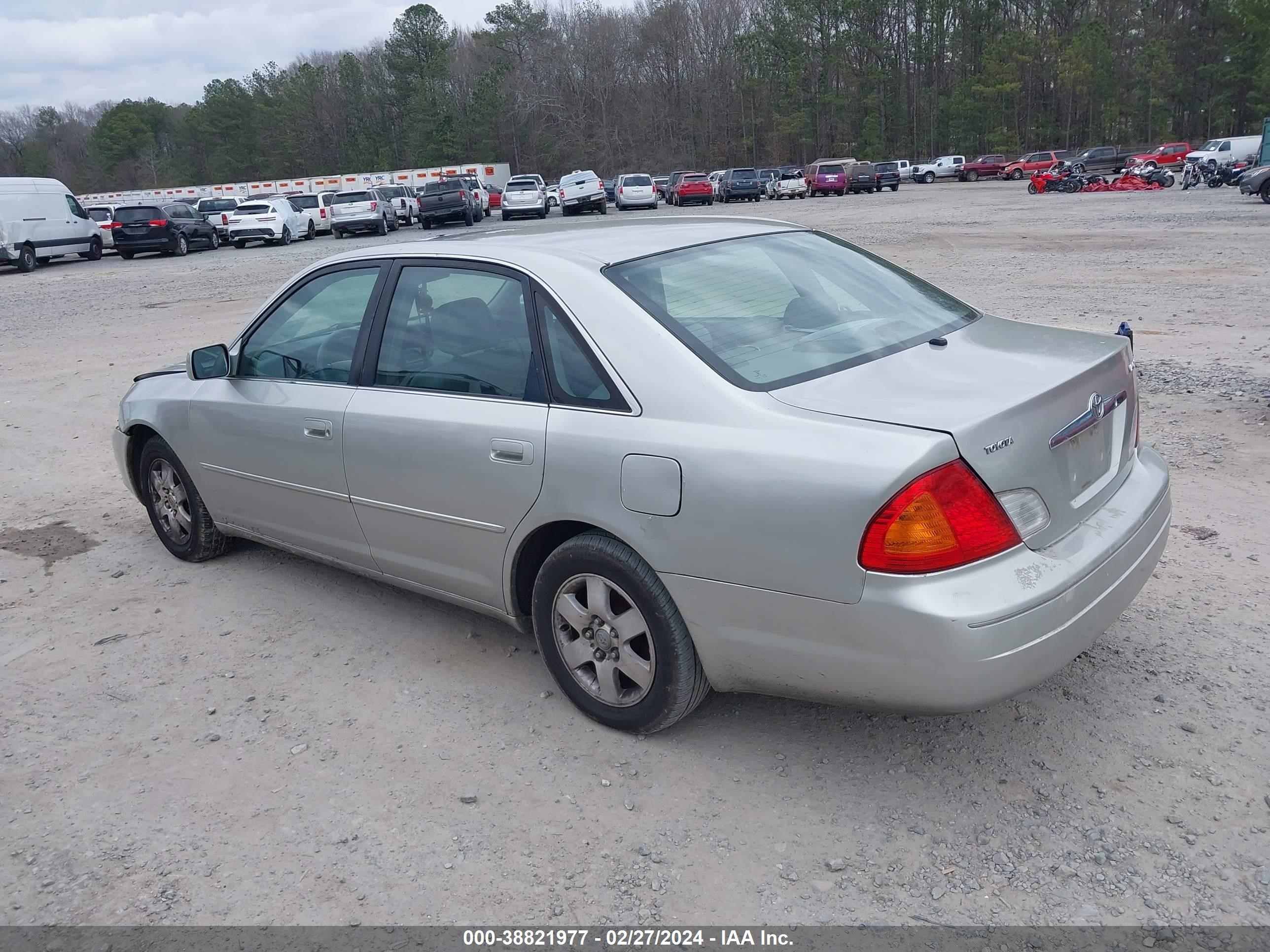 Photo 2 VIN: 4T1BF28B52U229581 - TOYOTA AVALON 