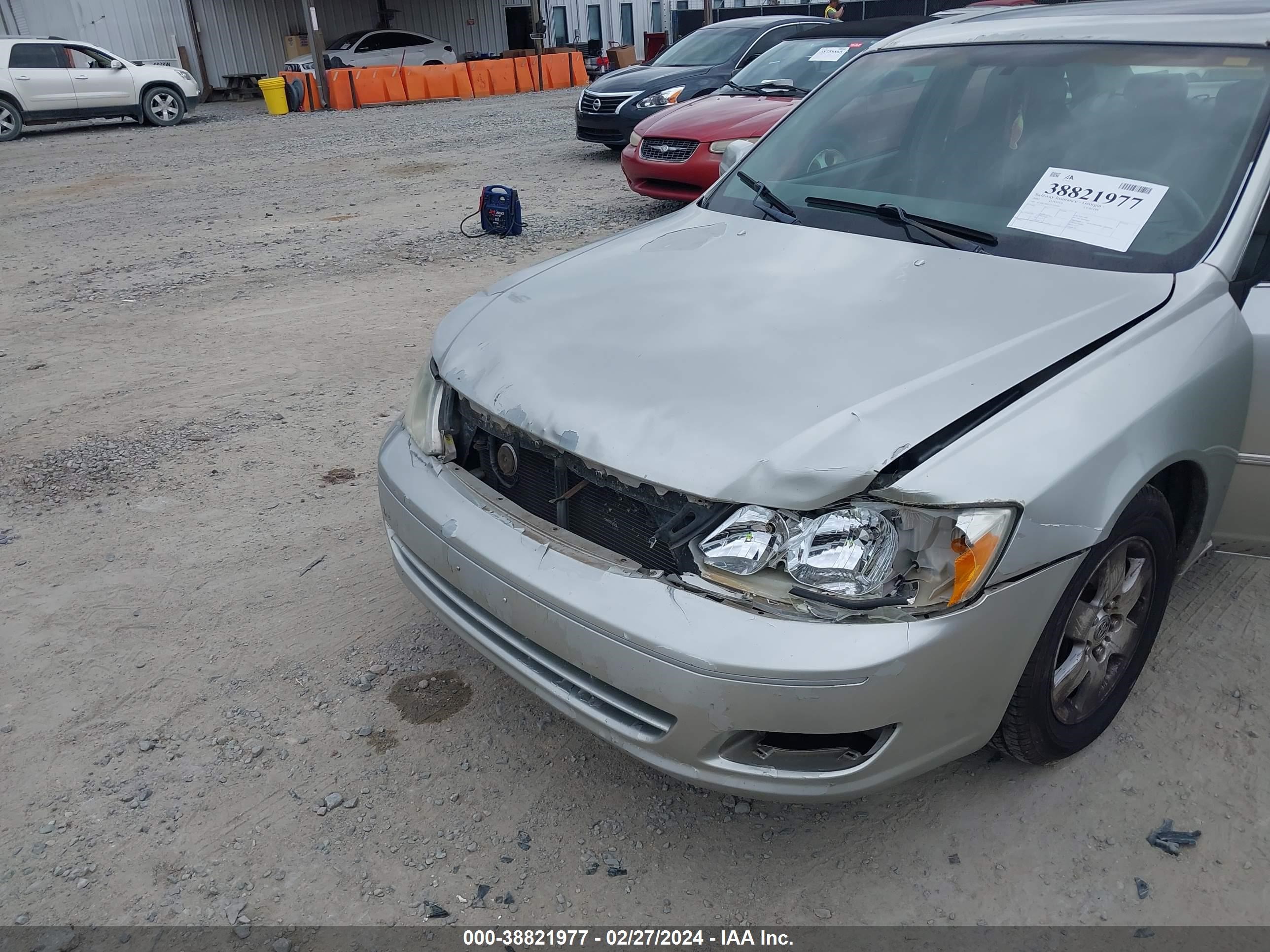 Photo 5 VIN: 4T1BF28B52U229581 - TOYOTA AVALON 