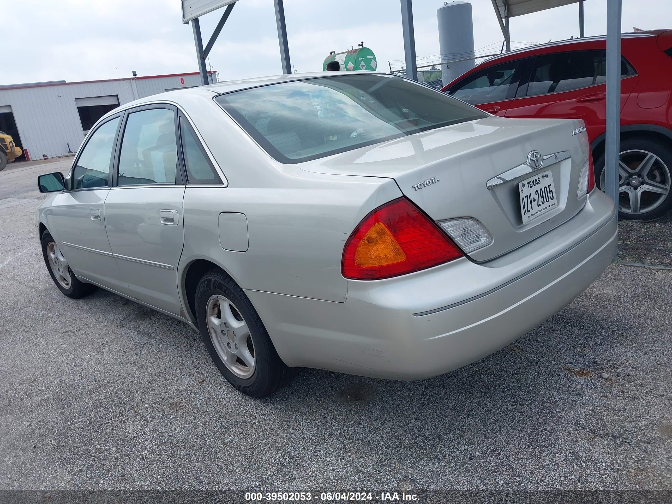 Photo 2 VIN: 4T1BF28B5YU027140 - TOYOTA AVALON 