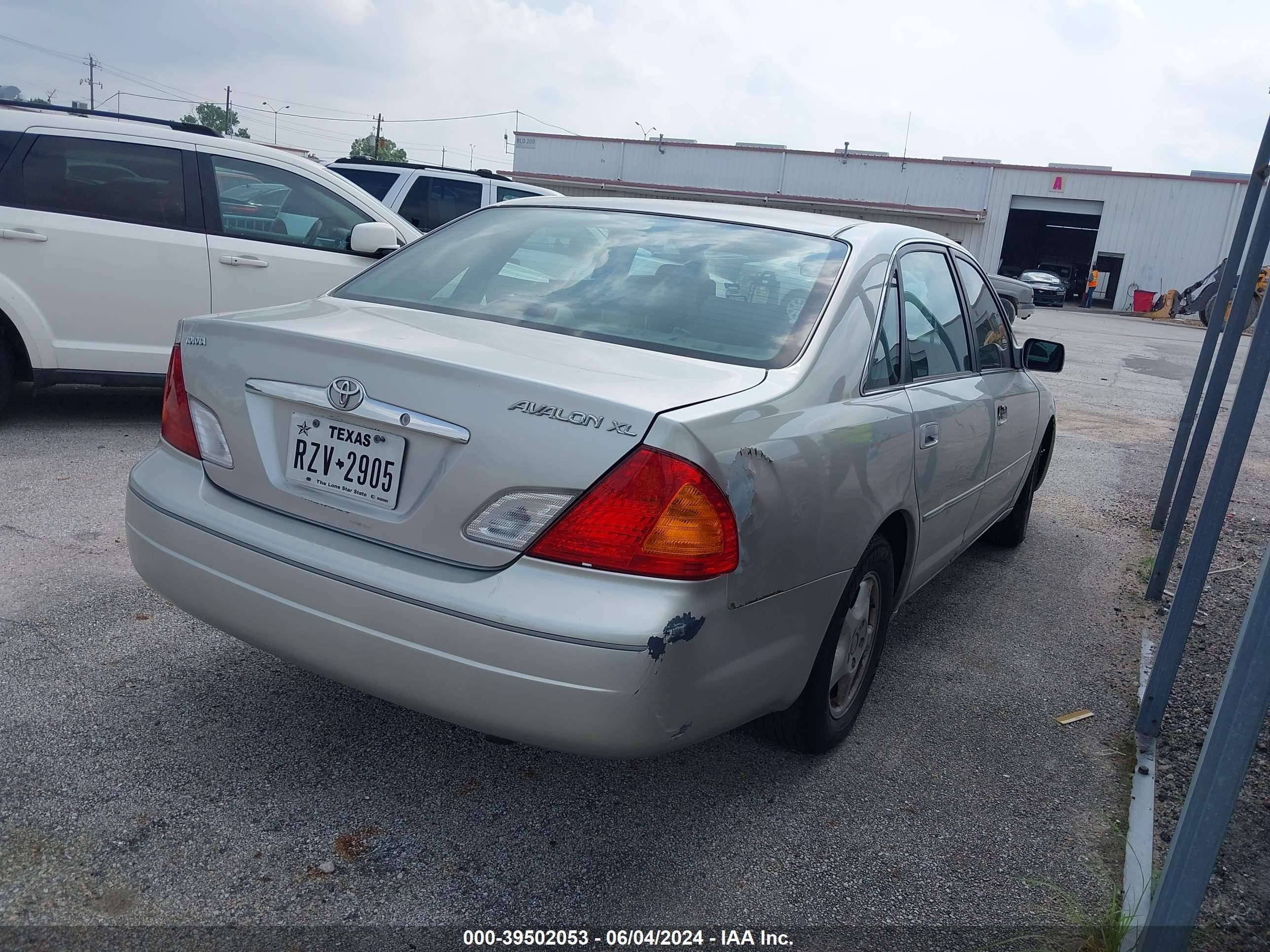 Photo 3 VIN: 4T1BF28B5YU027140 - TOYOTA AVALON 