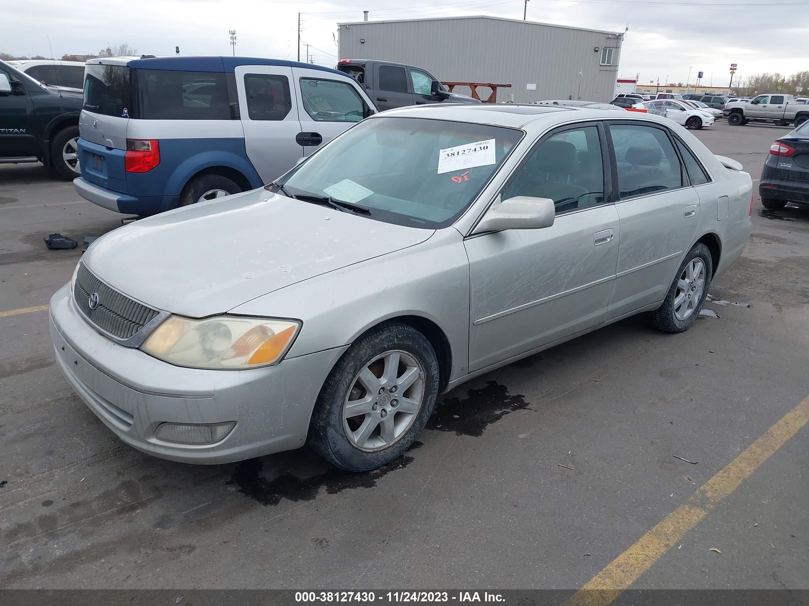 Photo 1 VIN: 4T1BF28B6YU063869 - TOYOTA AVALON 