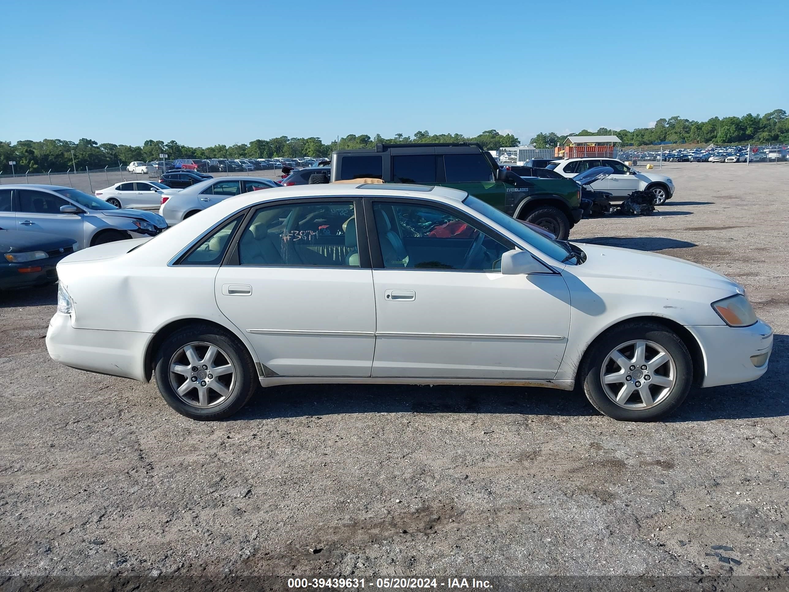 Photo 12 VIN: 4T1BF28B71U125074 - TOYOTA AVALON 