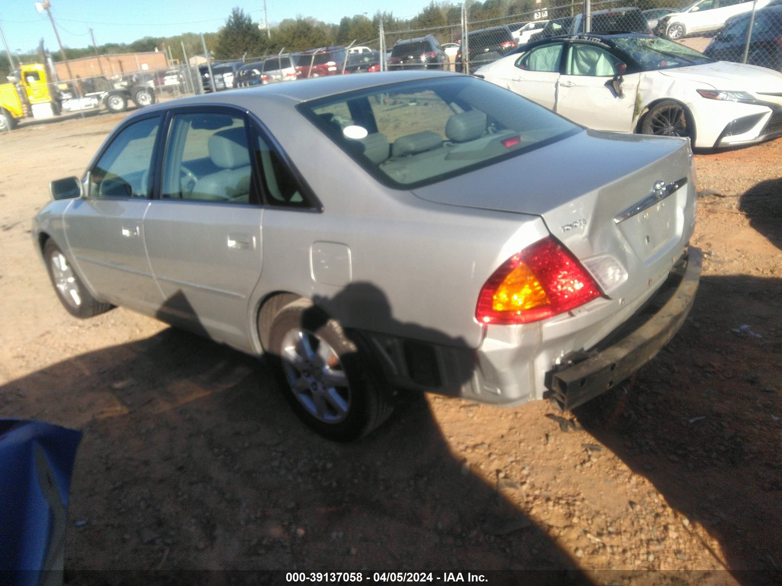 Photo 2 VIN: 4T1BF28B72U230635 - TOYOTA AVALON 