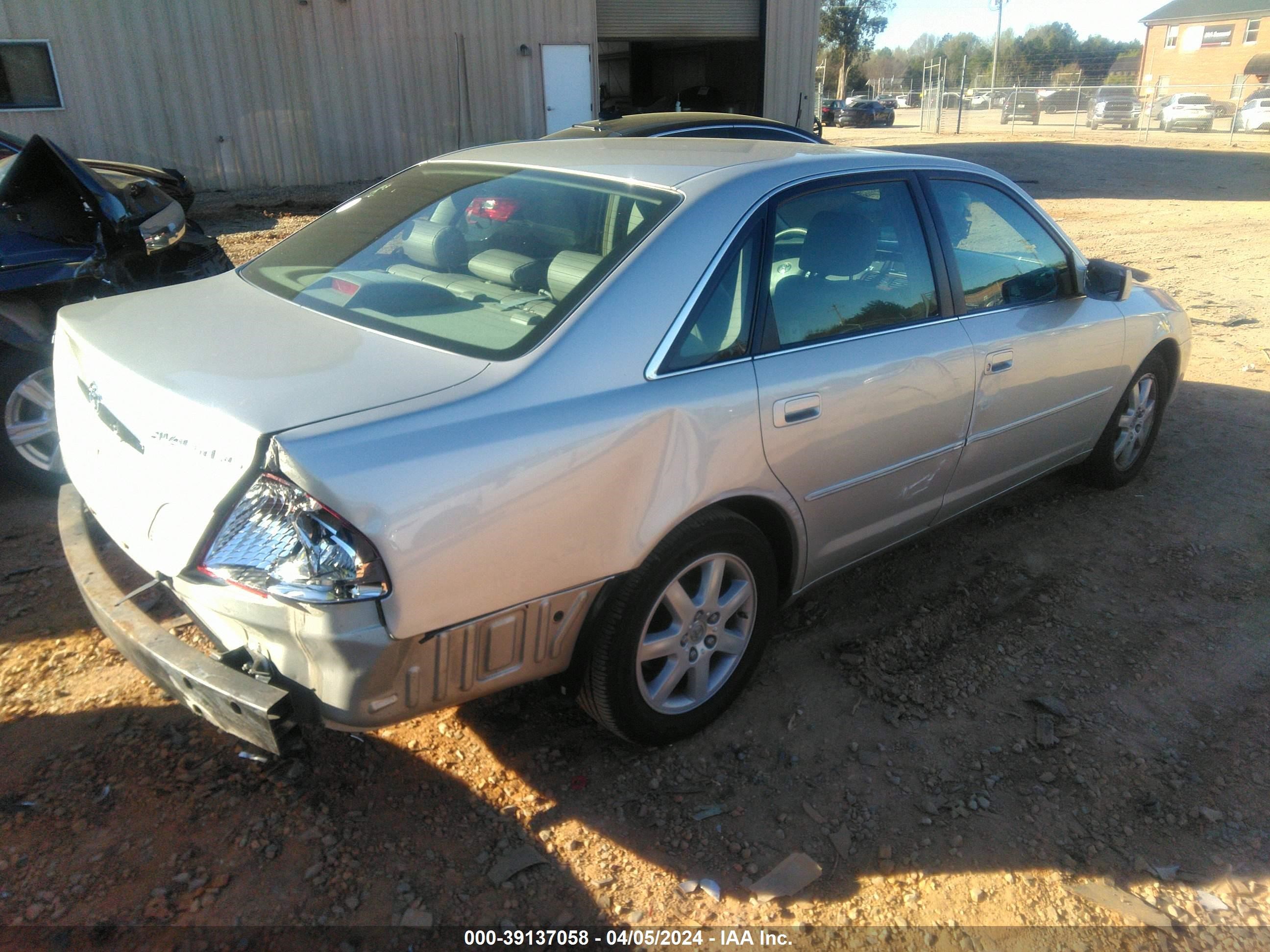 Photo 3 VIN: 4T1BF28B72U230635 - TOYOTA AVALON 