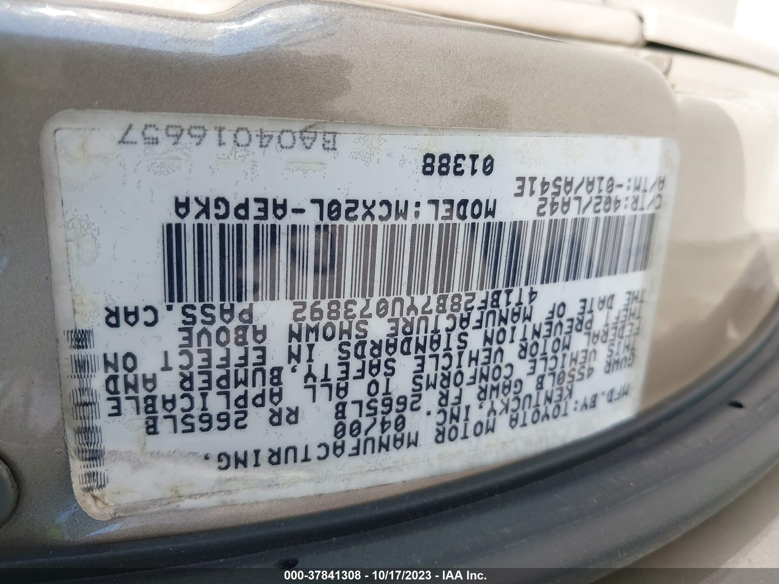 Photo 8 VIN: 4T1BF28B7YU073892 - TOYOTA AVALON 