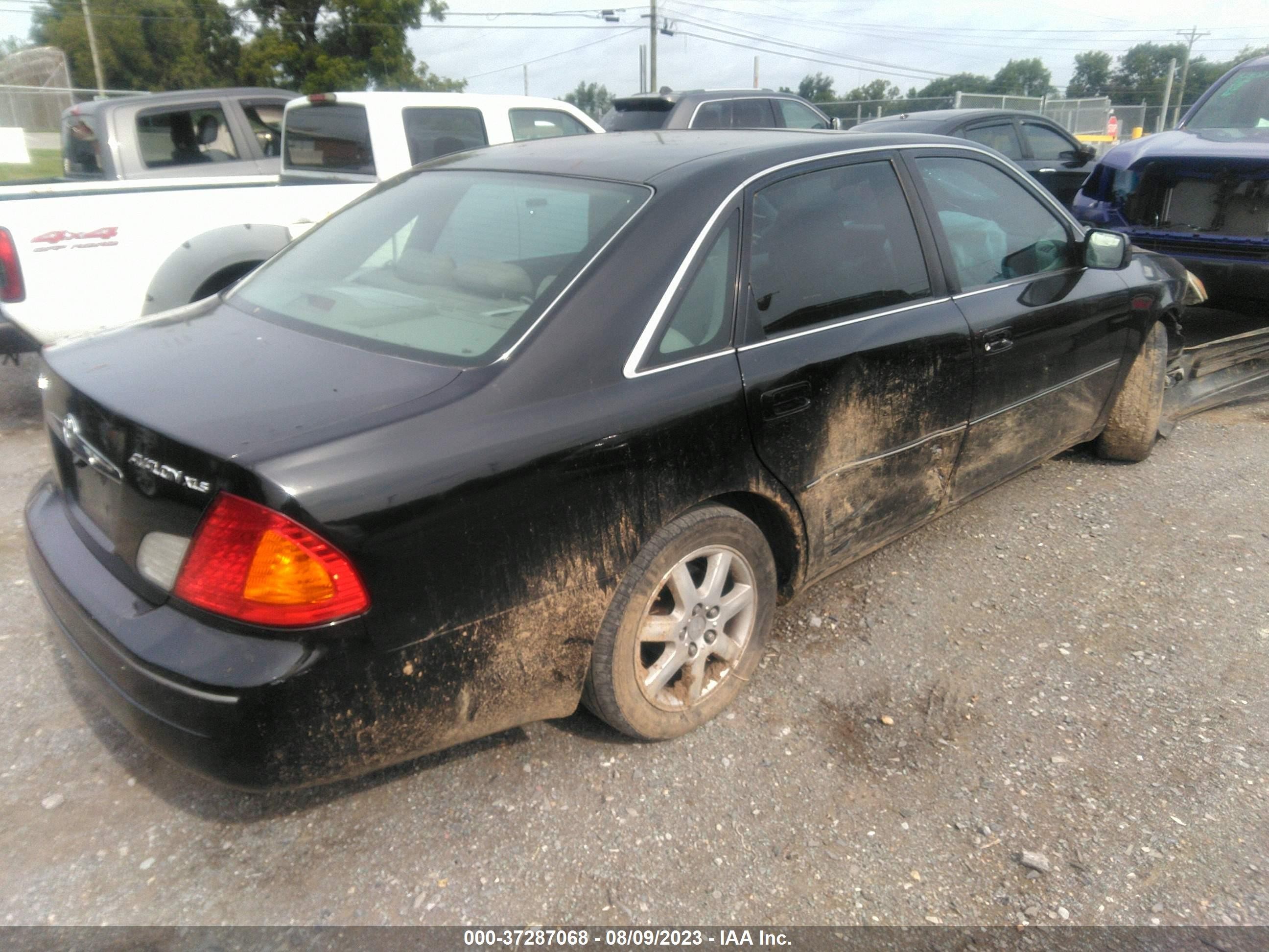 Photo 3 VIN: 4T1BF28B82U249307 - TOYOTA AVALON 