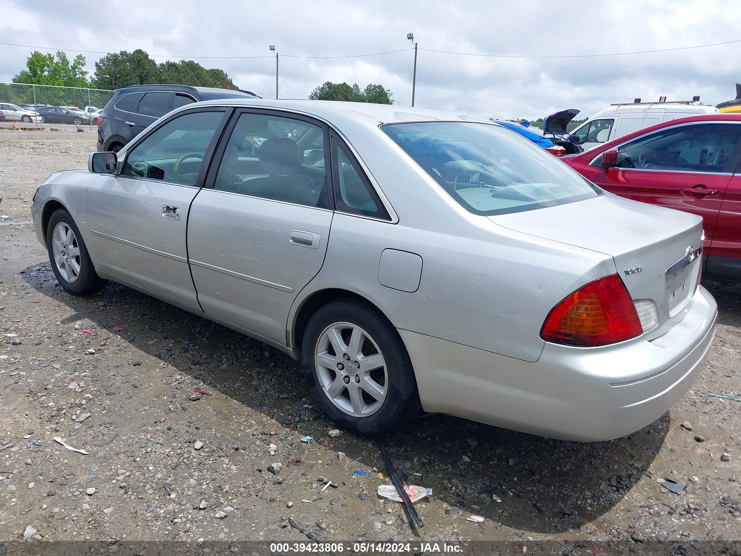 Photo 2 VIN: 4T1BF28B82U257150 - TOYOTA AVALON 