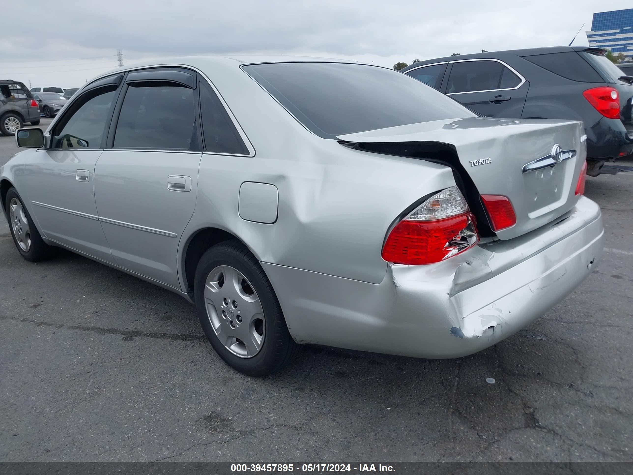 Photo 2 VIN: 4T1BF28B83U268540 - TOYOTA AVALON 