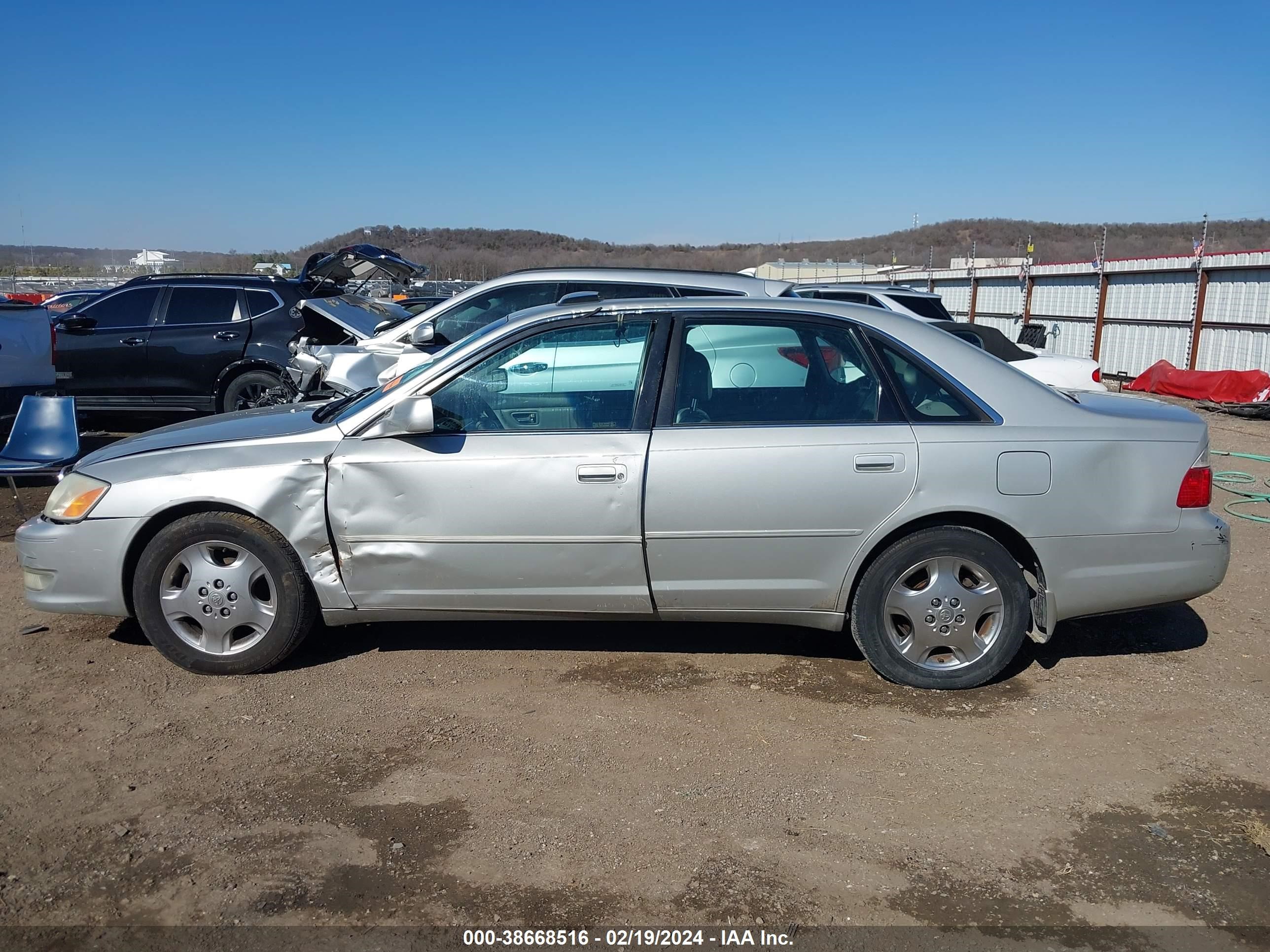 Photo 13 VIN: 4T1BF28B83U333791 - TOYOTA AVALON 