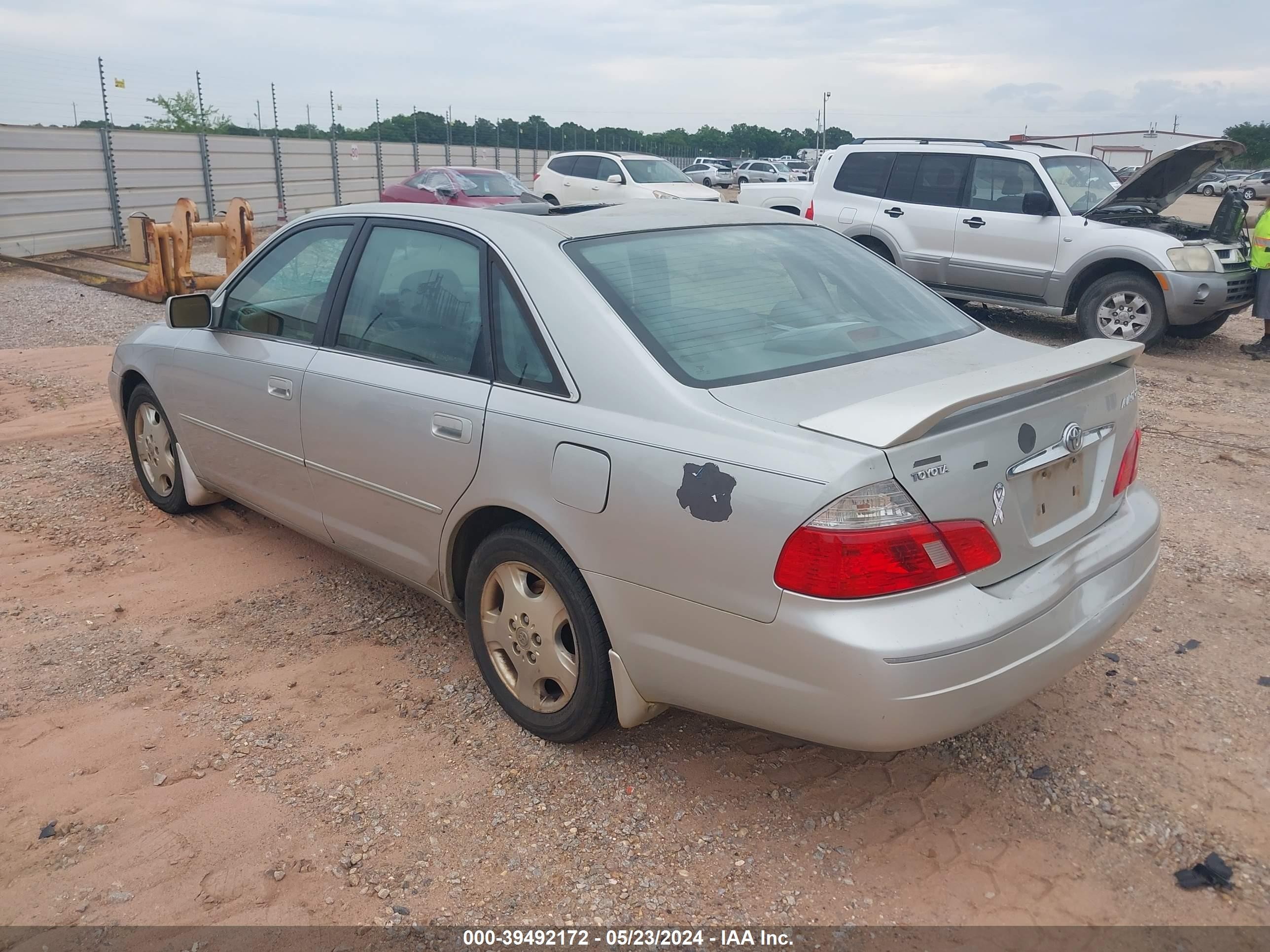 Photo 2 VIN: 4T1BF28B84U343352 - TOYOTA AVALON 