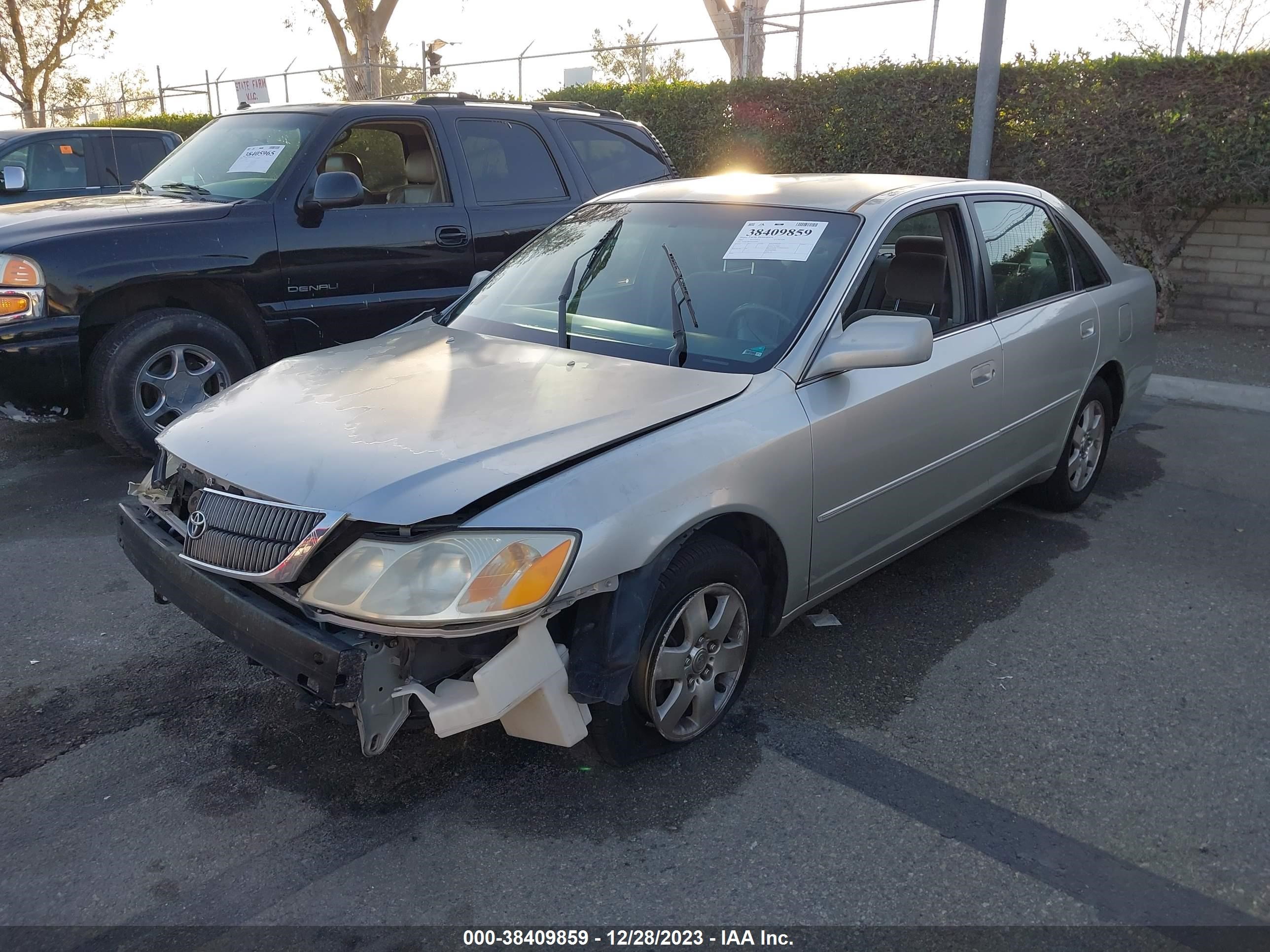 Photo 1 VIN: 4T1BF28B92U250580 - TOYOTA AVALON 