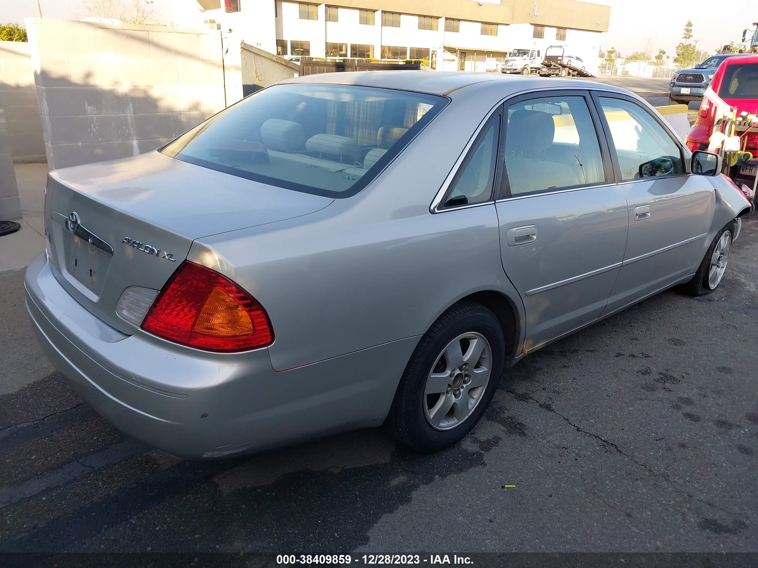 Photo 3 VIN: 4T1BF28B92U250580 - TOYOTA AVALON 