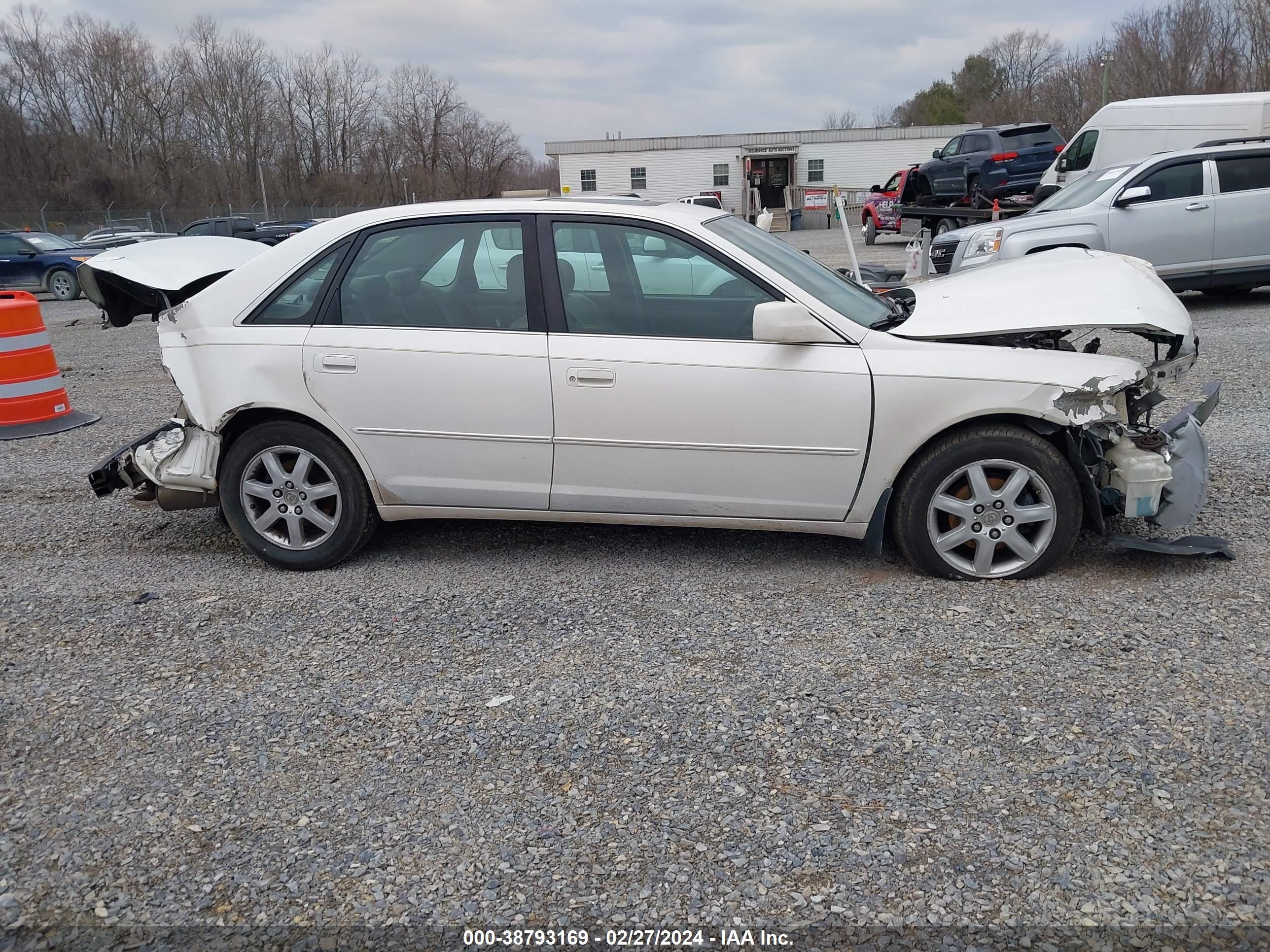 Photo 12 VIN: 4T1BF28BX1U157954 - TOYOTA AVALON 