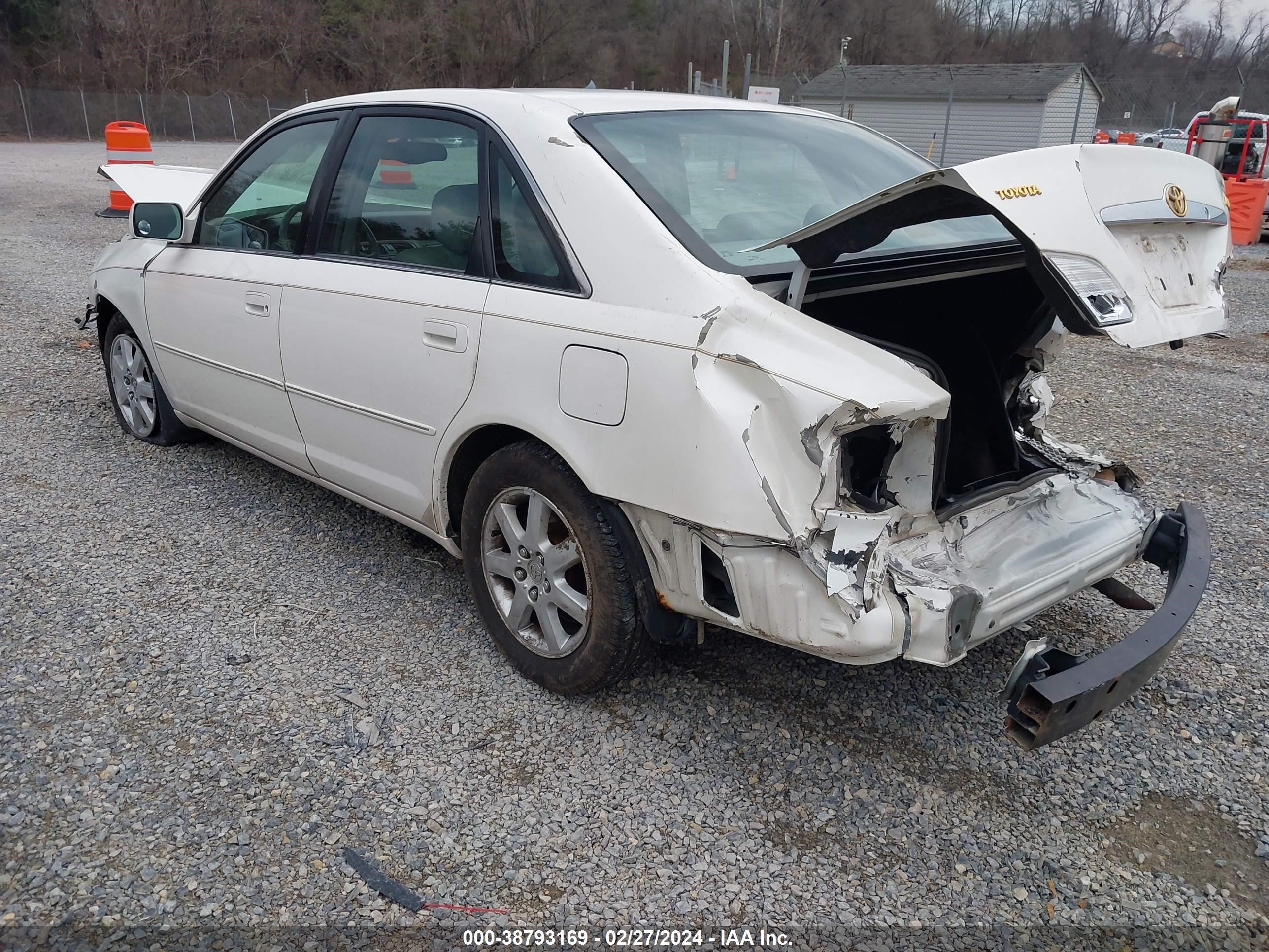 Photo 2 VIN: 4T1BF28BX1U157954 - TOYOTA AVALON 