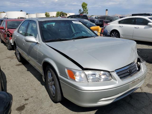 Photo 3 VIN: 4T1BF28K0YU110930 - TOYOTA CAMRY 