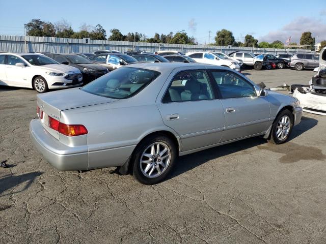 Photo 2 VIN: 4T1BF28K0YU113617 - TOYOTA CAMRY 