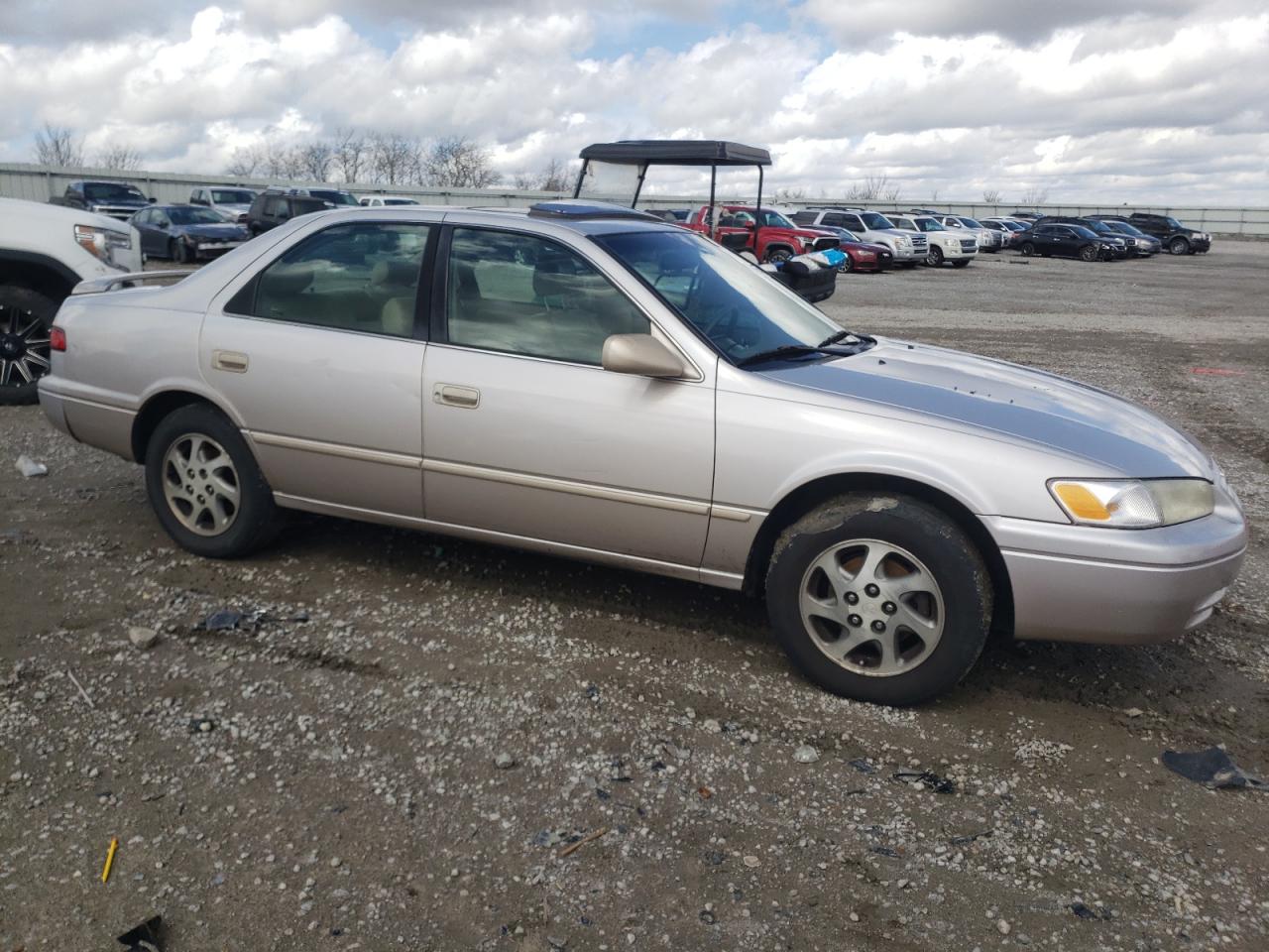 Photo 3 VIN: 4T1BF28K2XU075306 - TOYOTA CAMRY 