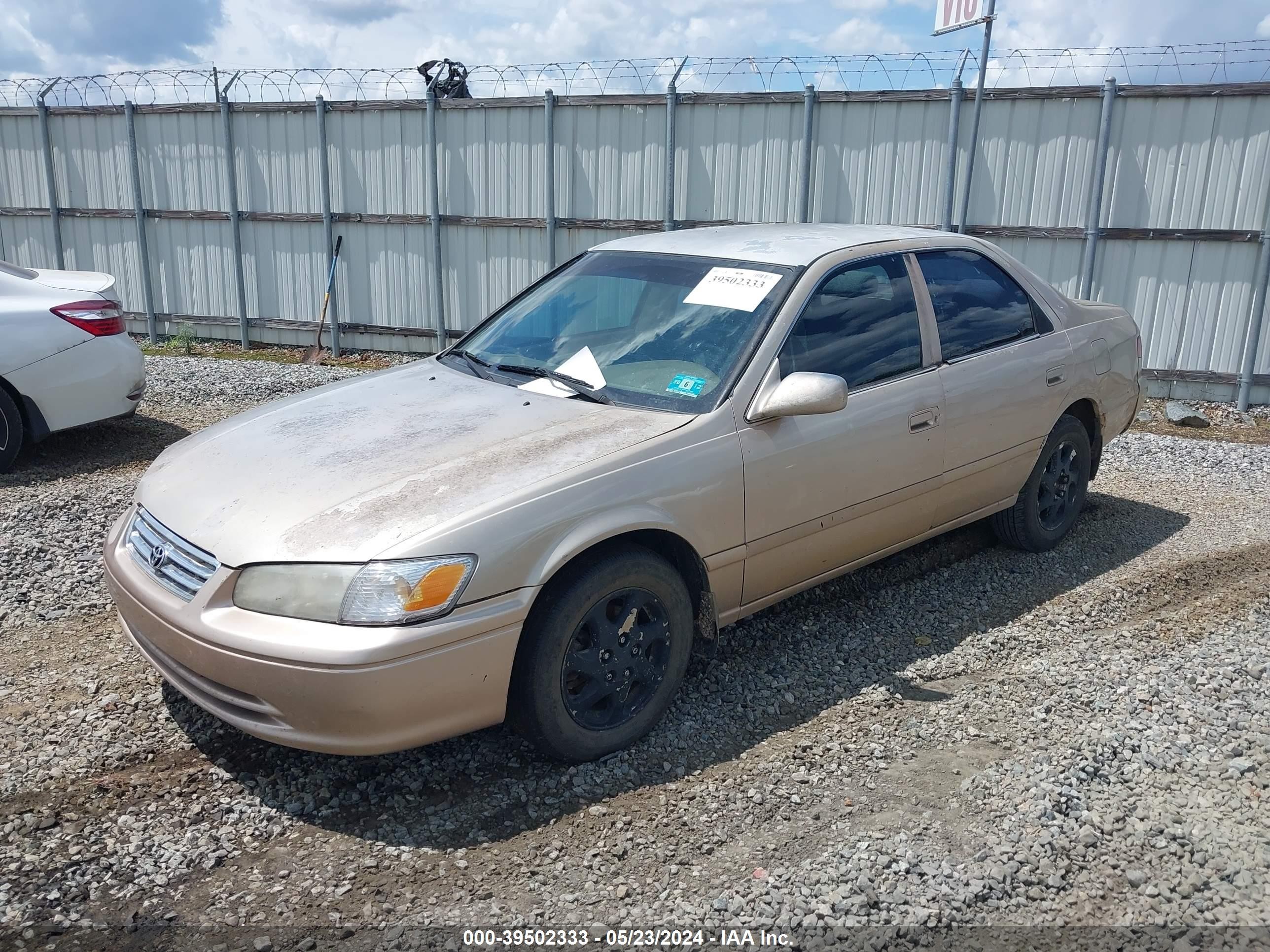 Photo 1 VIN: 4T1BF28K2YU951180 - TOYOTA CAMRY 