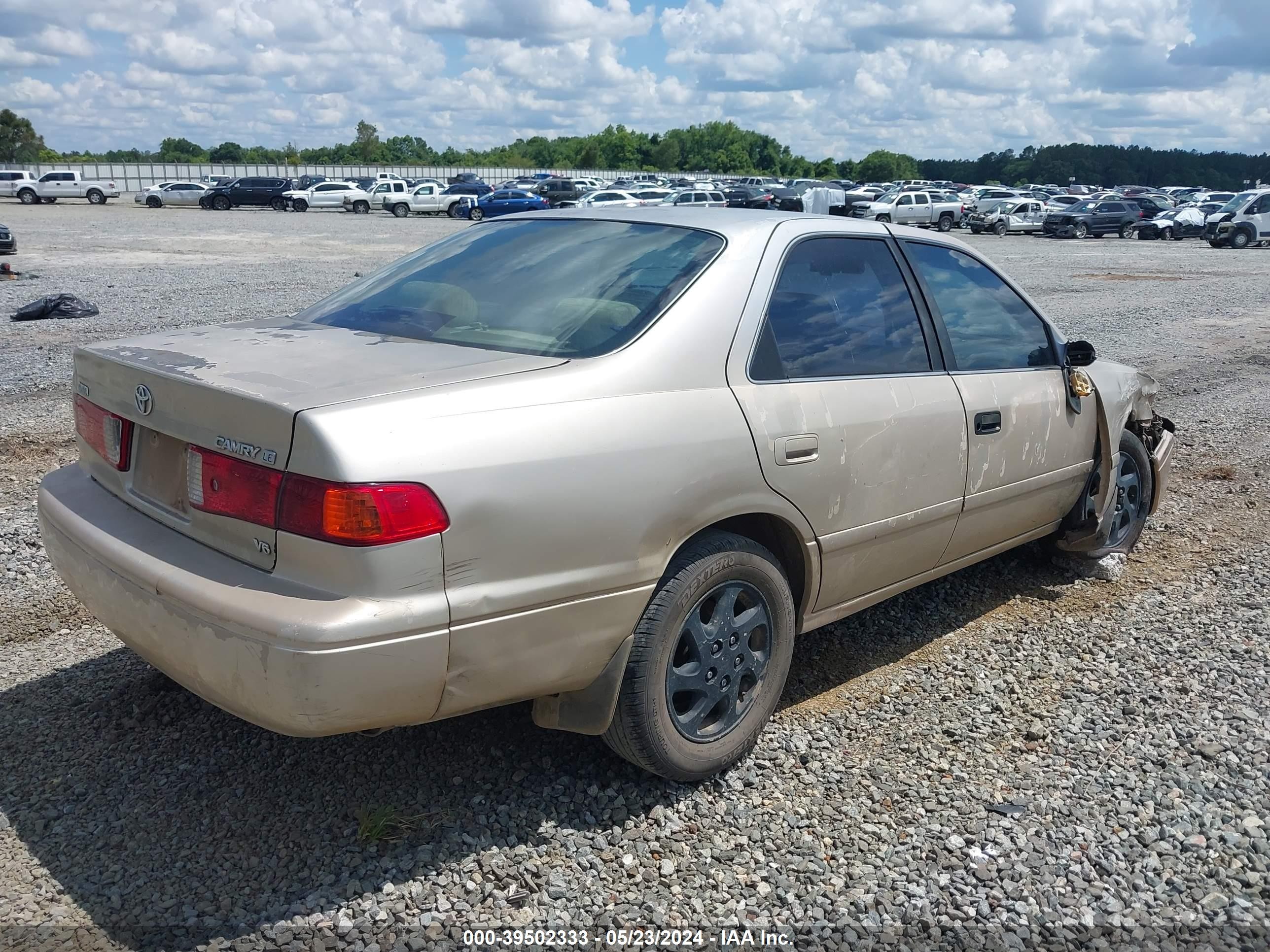 Photo 3 VIN: 4T1BF28K2YU951180 - TOYOTA CAMRY 