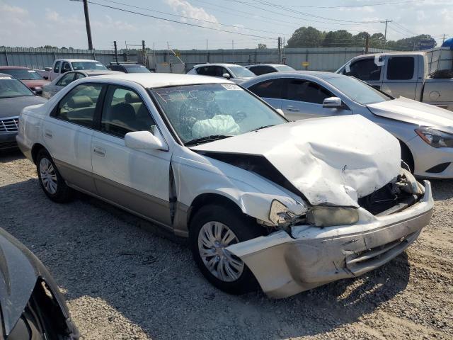 Photo 3 VIN: 4T1BF28K3YU935330 - TOYOTA CAMRY LE 