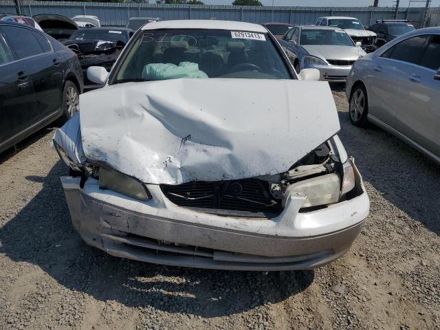 Photo 4 VIN: 4T1BF28K3YU935330 - TOYOTA CAMRY LE 