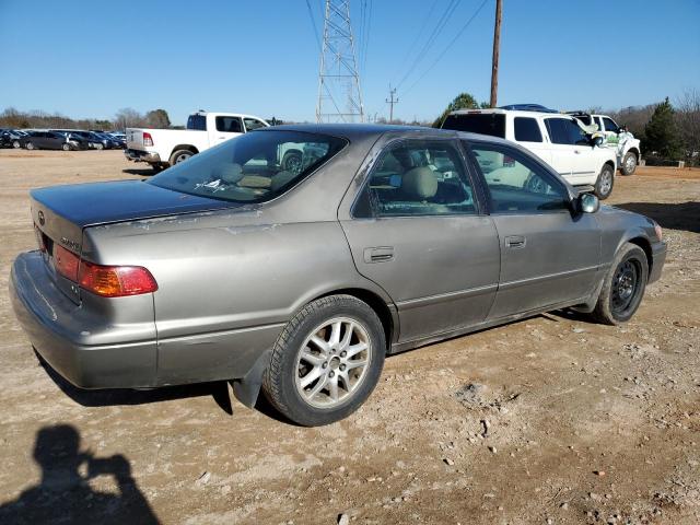 Photo 2 VIN: 4T1BF28K4YU111059 - TOYOTA CAMRY LE 