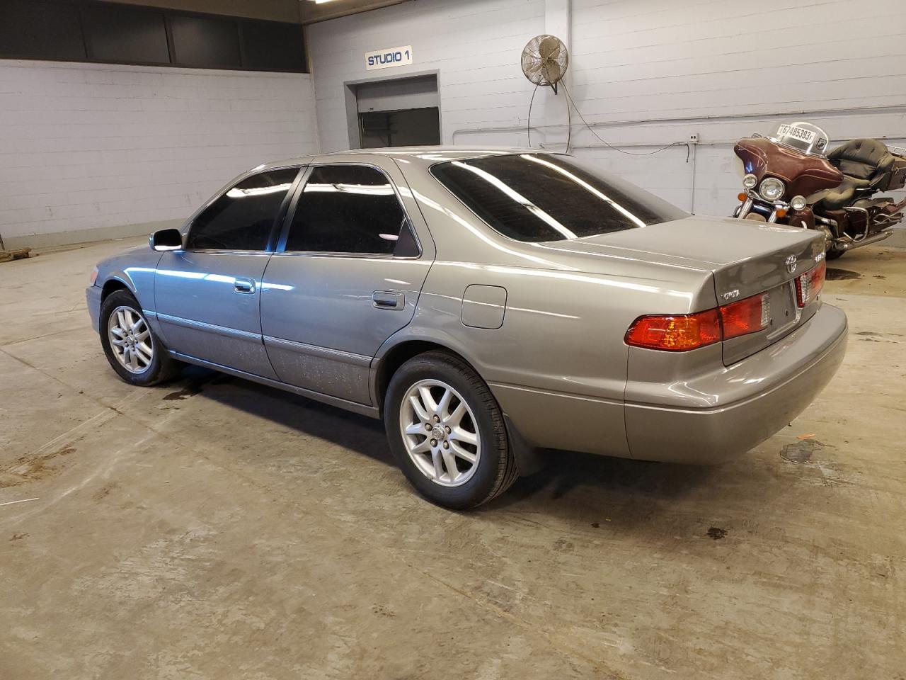 Photo 1 VIN: 4T1BF28K5YU103777 - TOYOTA CAMRY 