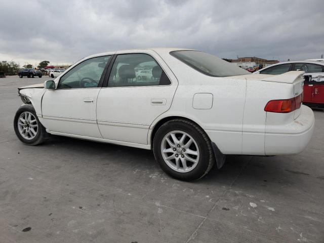 Photo 1 VIN: 4T1BF28K5YU953893 - TOYOTA CAMRY LE 