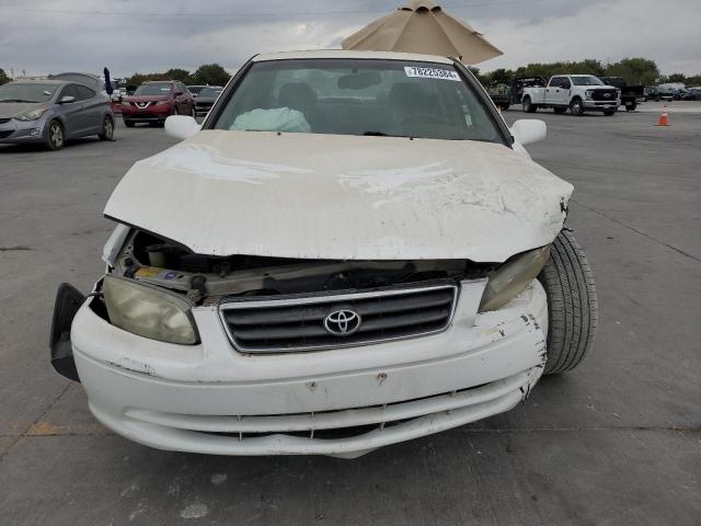 Photo 4 VIN: 4T1BF28K5YU953893 - TOYOTA CAMRY LE 