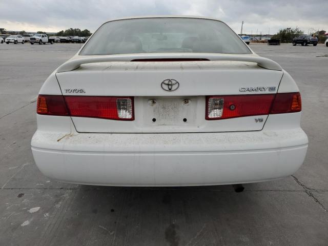 Photo 5 VIN: 4T1BF28K5YU953893 - TOYOTA CAMRY LE 