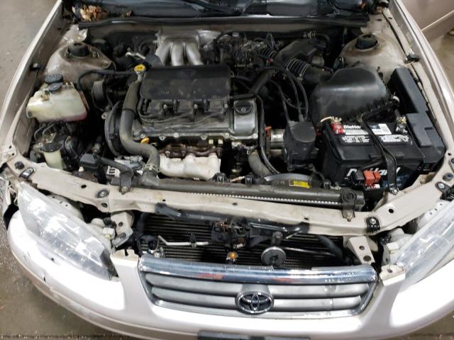 Photo 10 VIN: 4T1BF28K5YU956972 - TOYOTA CAMRY LE 