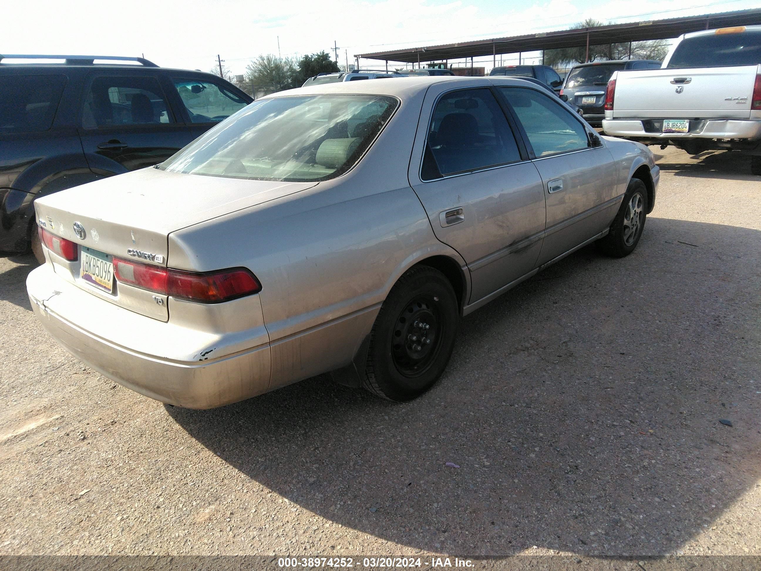 Photo 3 VIN: 4T1BF28K6WU924819 - TOYOTA CAMRY 