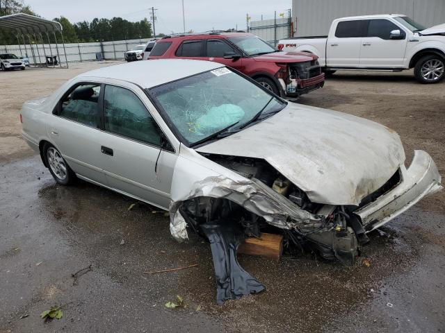 Photo 3 VIN: 4T1BF28K6YU102590 - TOYOTA CAMRY 