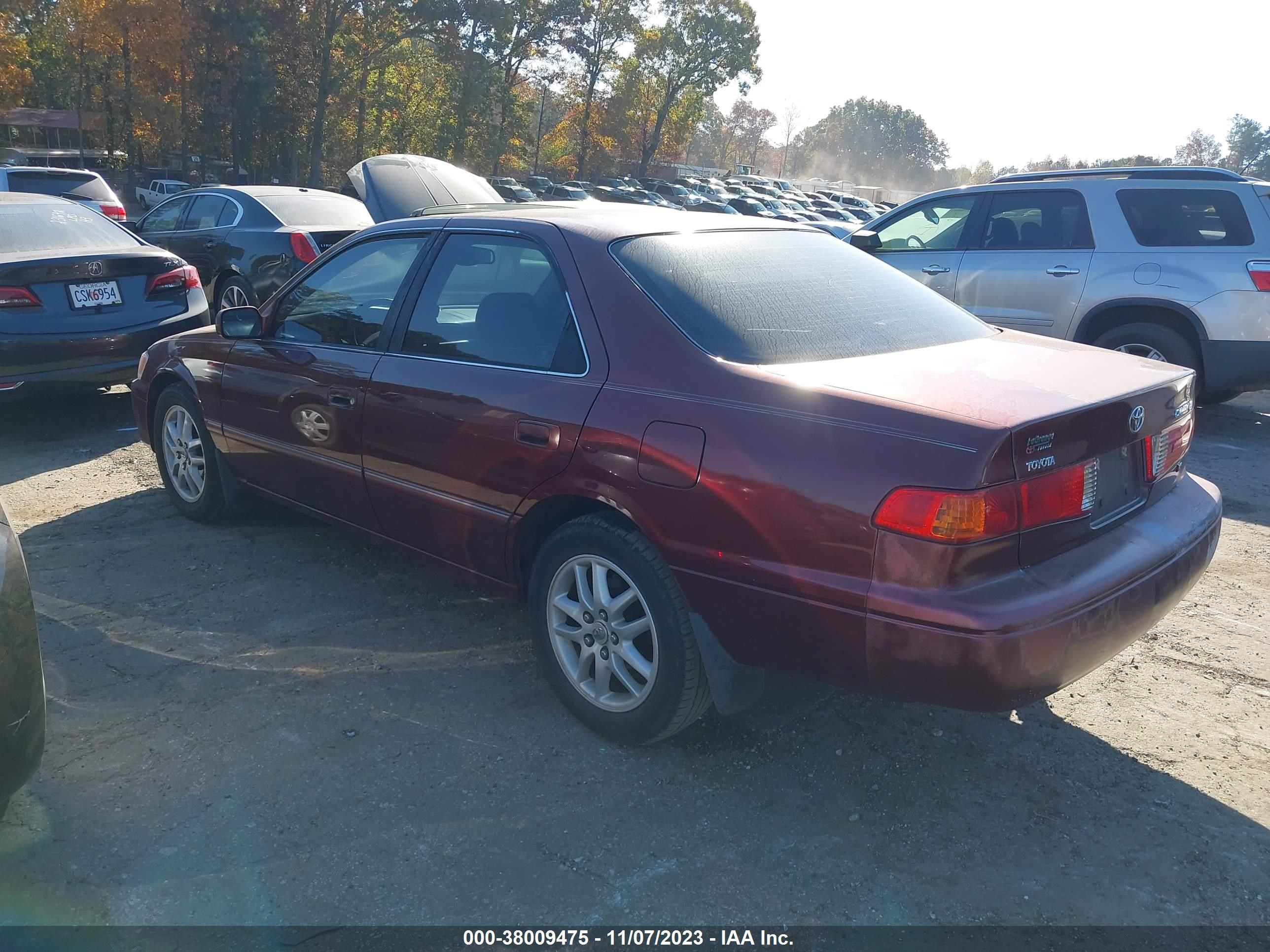 Photo 2 VIN: 4T1BF28K6YU935788 - TOYOTA CAMRY 