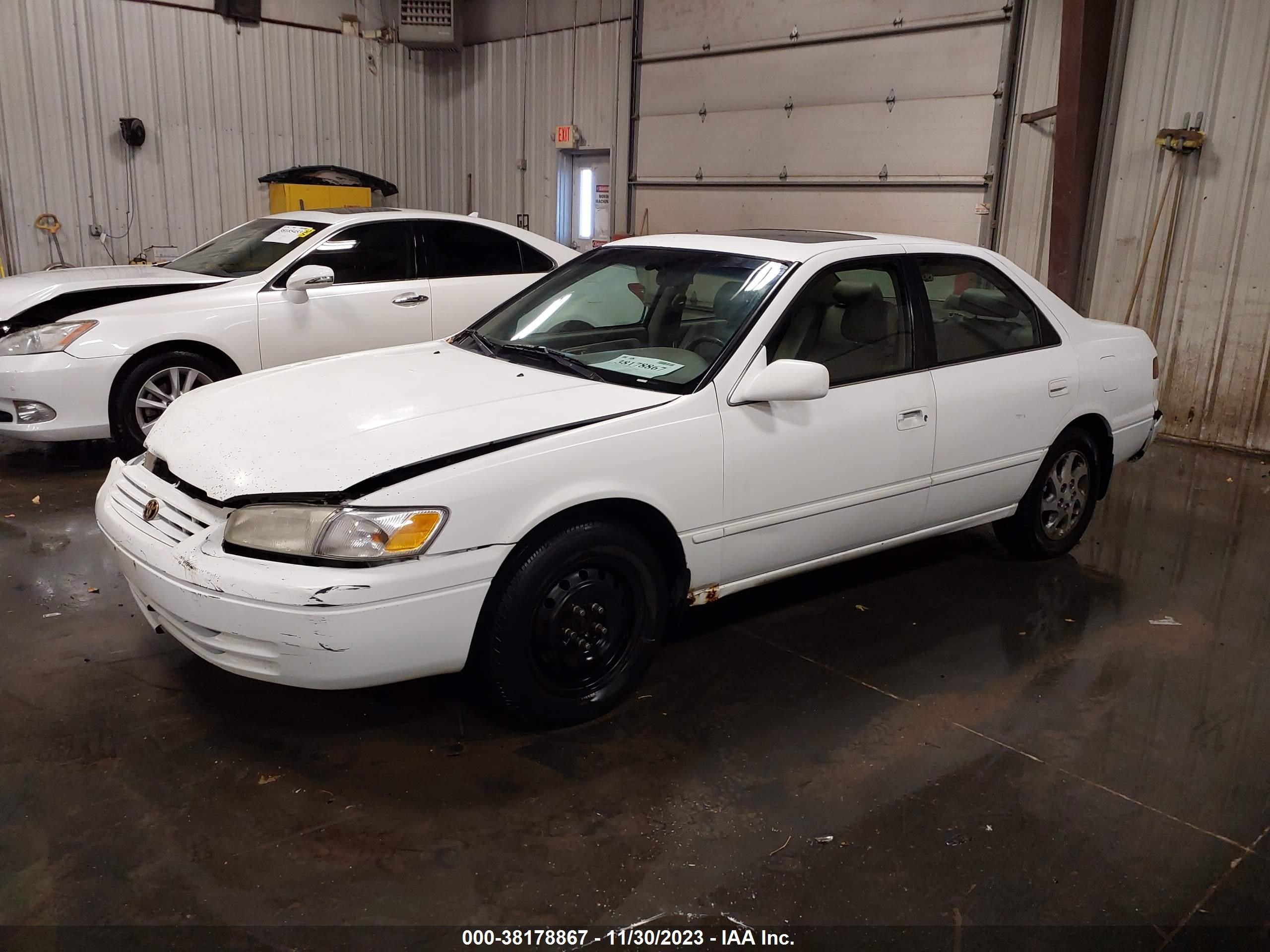 Photo 1 VIN: 4T1BF28K7WU072383 - TOYOTA CAMRY 