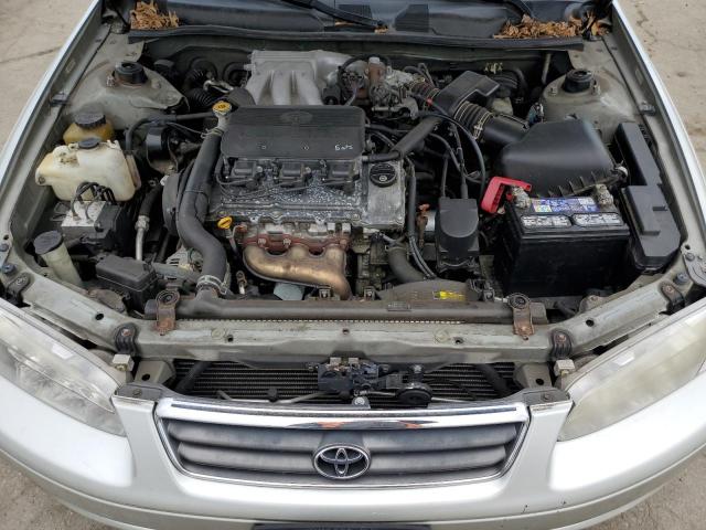 Photo 10 VIN: 4T1BF28K8YU106561 - TOYOTA CAMRY 