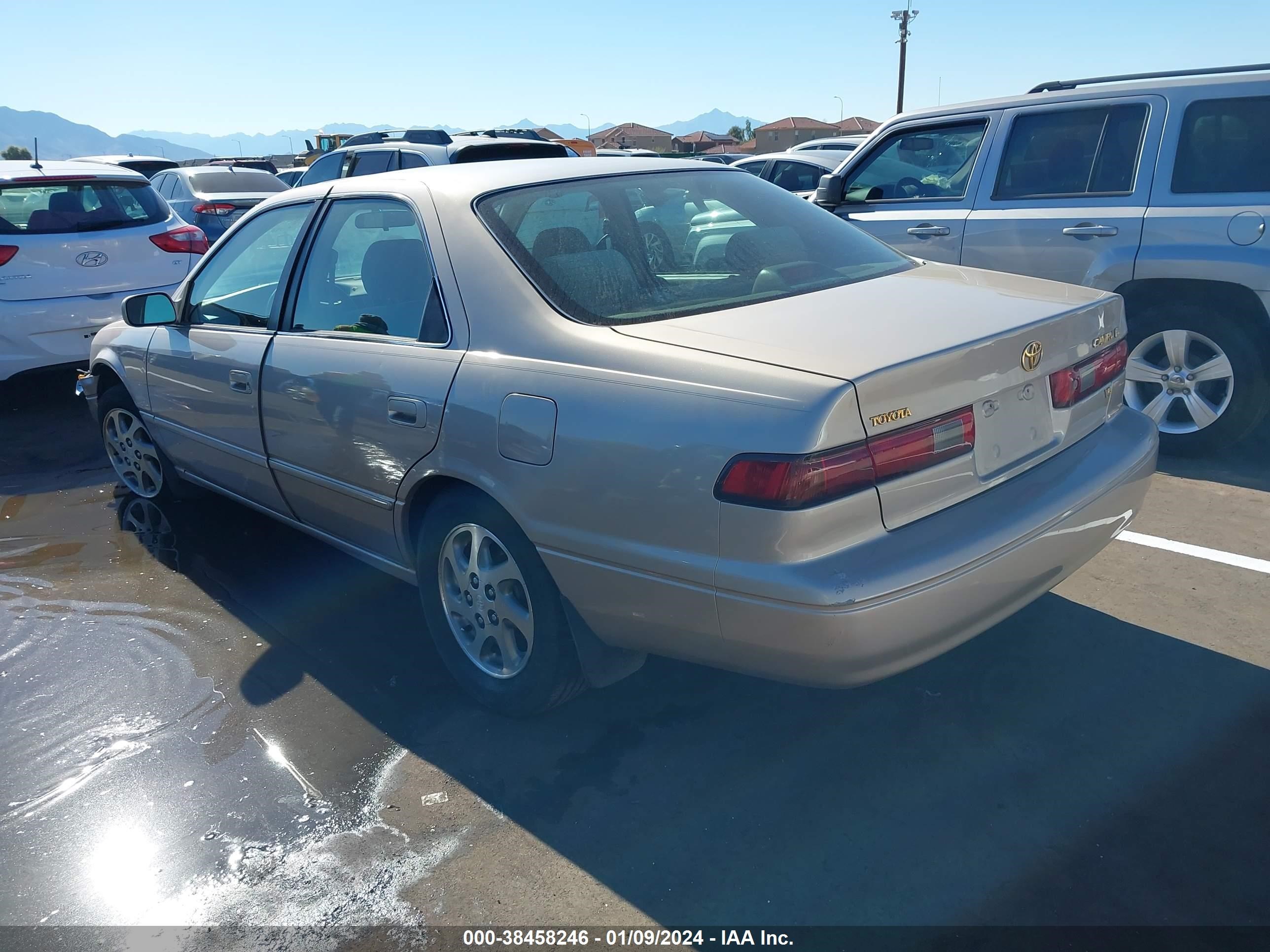 Photo 2 VIN: 4T1BF28K9WU060509 - TOYOTA CAMRY 