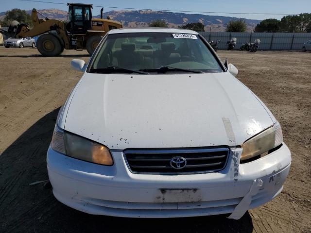 Photo 4 VIN: 4T1BF28K9YU090922 - TOYOTA CAMRY LE 