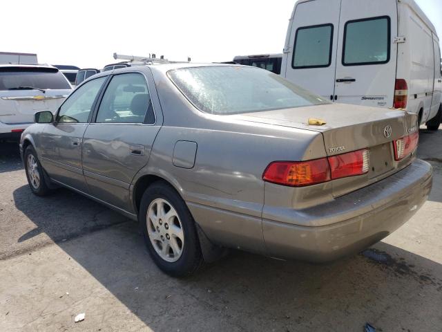 Photo 1 VIN: 4T1BF28K9YU092380 - TOYOTA CAMRY LE 