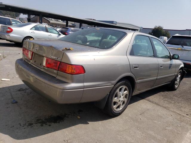 Photo 2 VIN: 4T1BF28K9YU092380 - TOYOTA CAMRY LE 