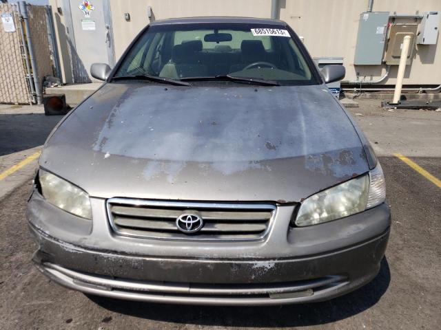 Photo 4 VIN: 4T1BF28K9YU092380 - TOYOTA CAMRY LE 