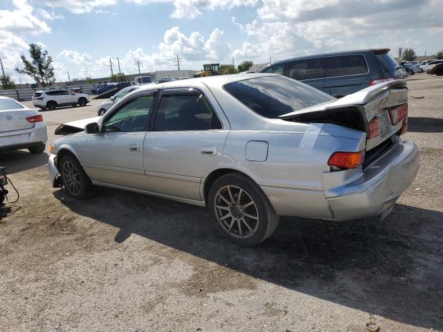 Photo 1 VIN: 4T1BF28K9YU096347 - TOYOTA CAMRY LE 