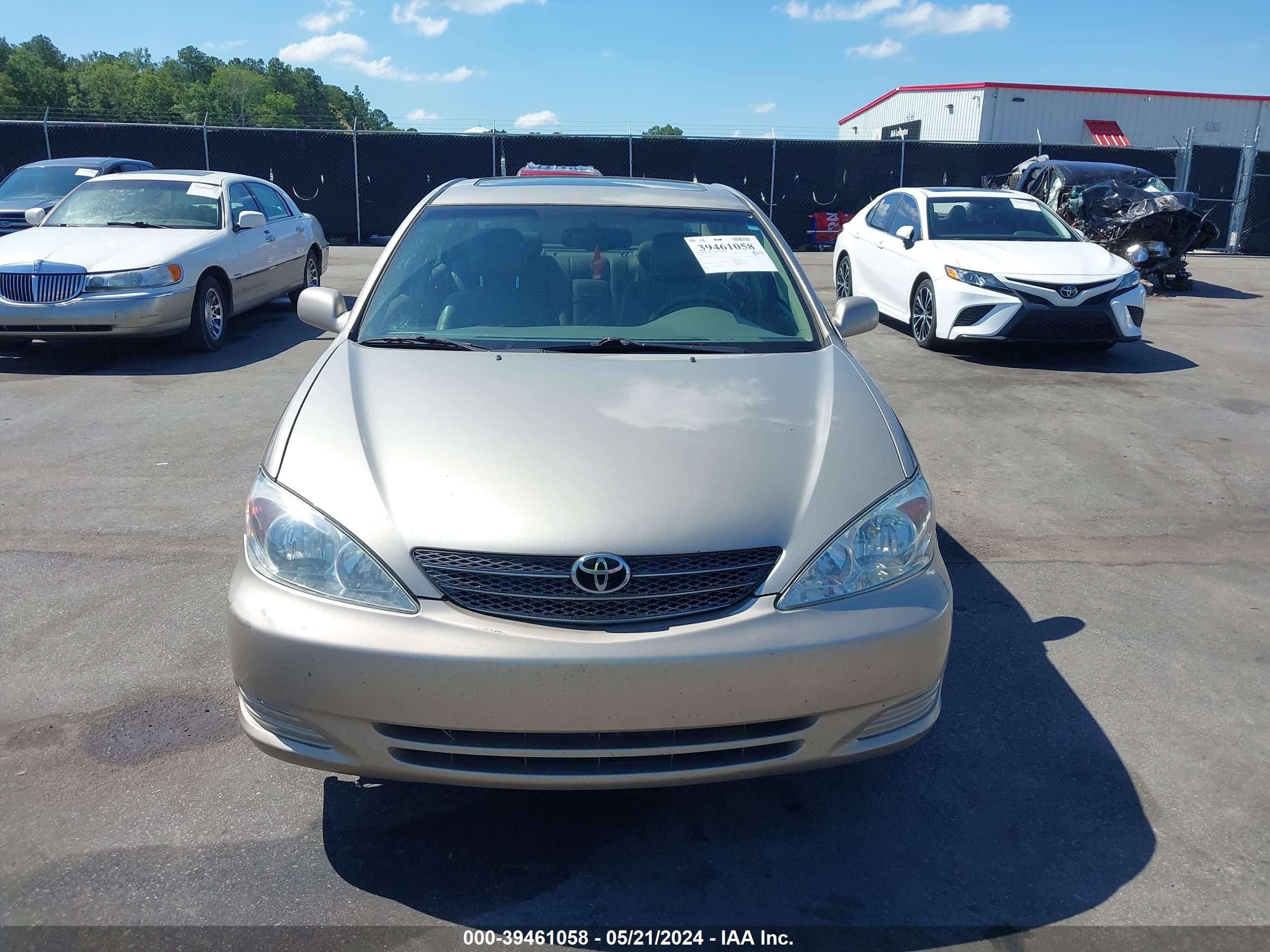 Photo 11 VIN: 4T1BF30K12U541110 - TOYOTA CAMRY 