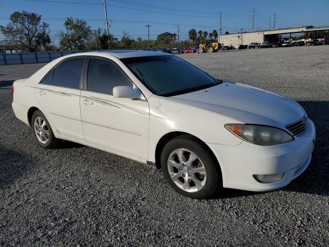 Photo 3 VIN: 4T1BF30K15U087106 - TOYOTA CAMRY LE 