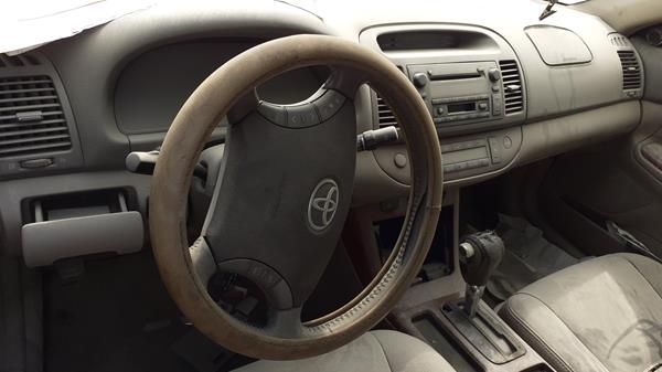 Photo 11 VIN: 4T1BF30K15U093018 - TOYOTA CAMRY 