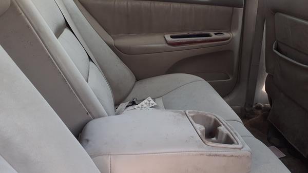 Photo 17 VIN: 4T1BF30K15U093018 - TOYOTA CAMRY 