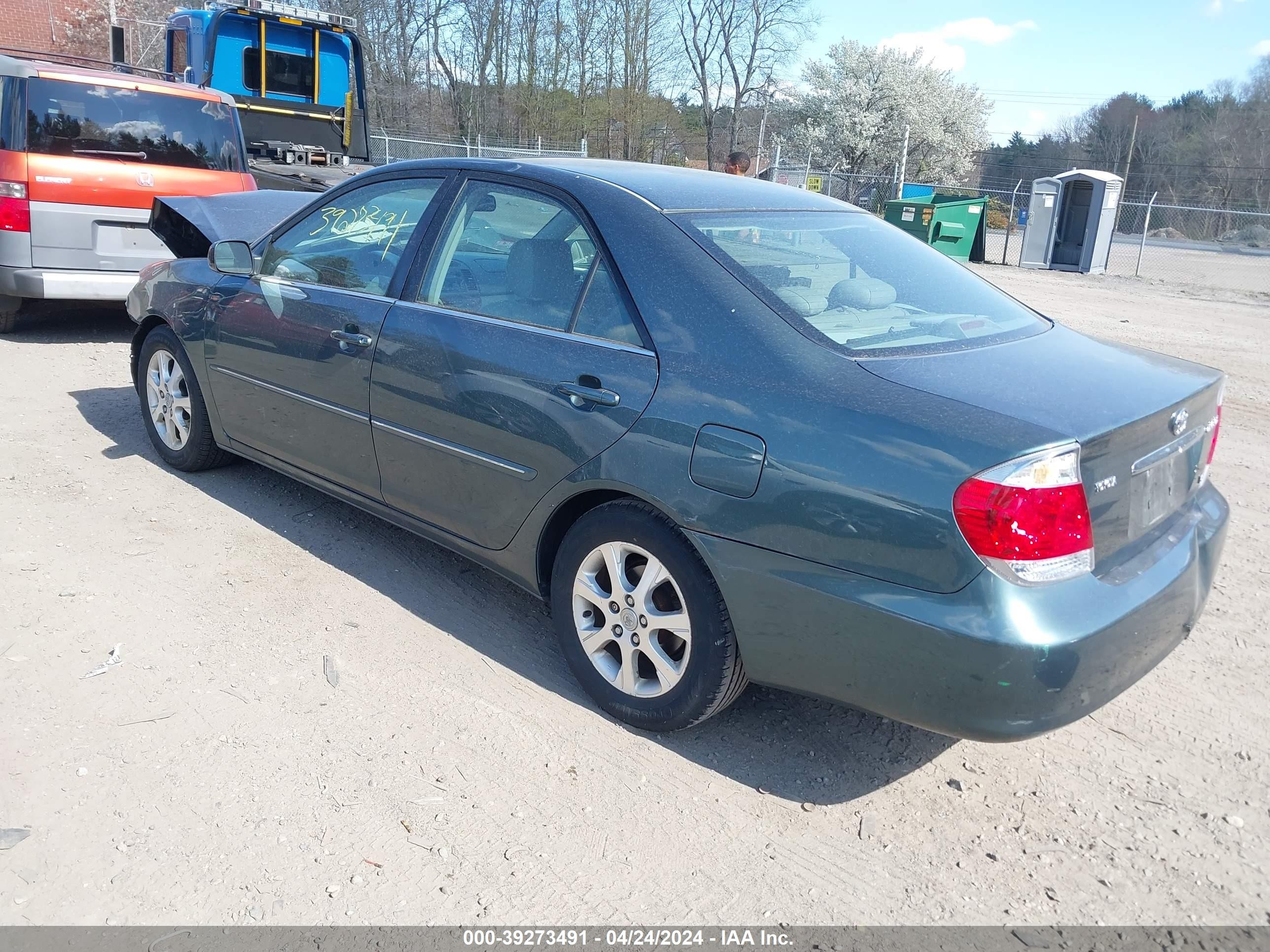 Photo 2 VIN: 4T1BF30K15U106026 - TOYOTA CAMRY 